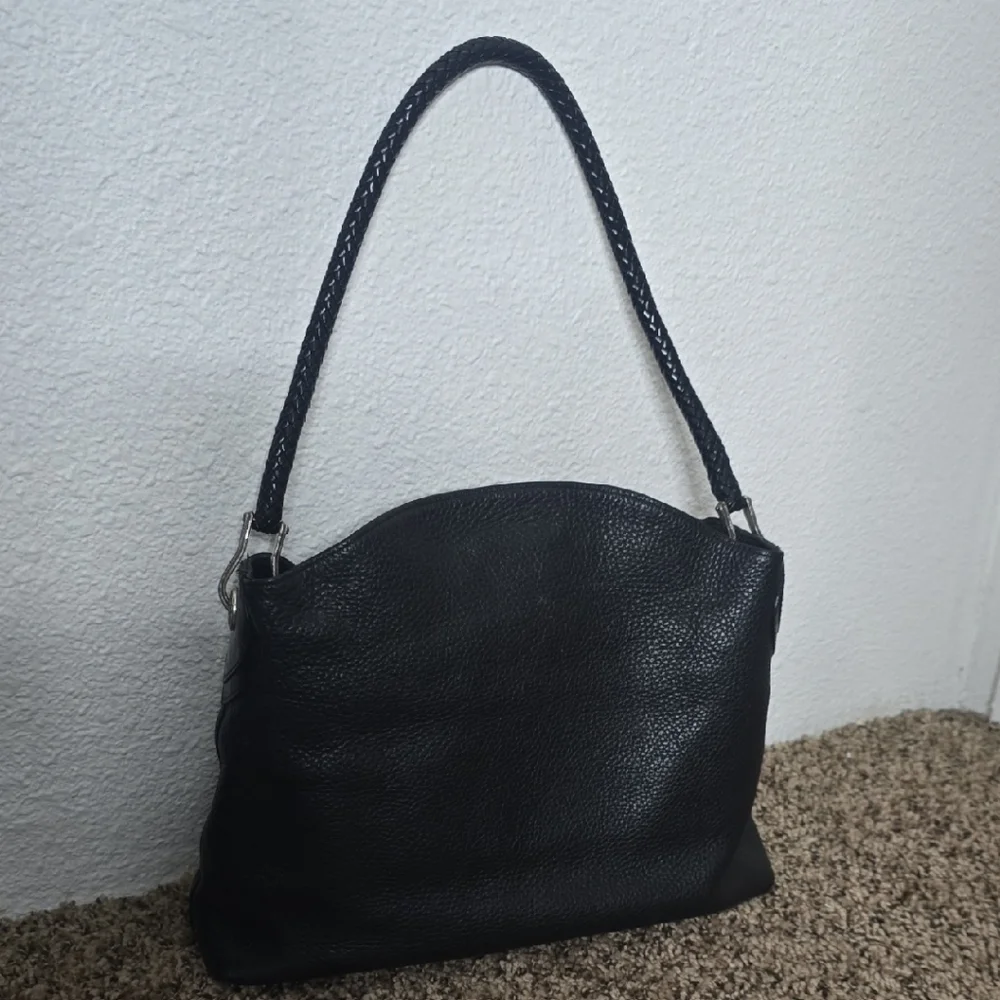 Brighton Black Pebbled Leather W/ Crocodile-Embossed Trim Shoulder Bag (EUC)🖤🩶